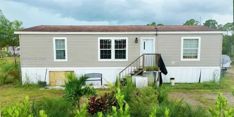 612 Hunting Club Avenue Clewiston FL 33440