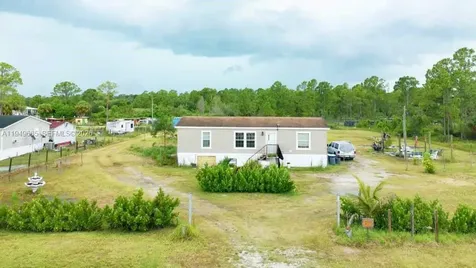 612 Hunting Club Avenue Clewiston FL 33440