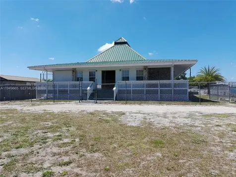 612 Hunting Club Avenue Clewiston FL 33440