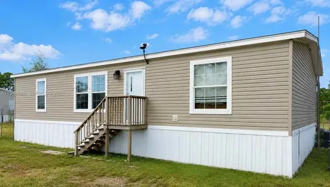 612 Hunting Club Avenue Clewiston FL 33440