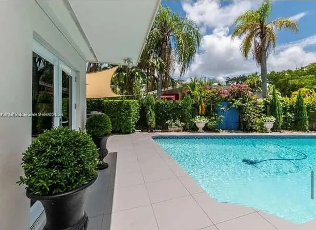 2075 S Hibiscus Drive North Miami FL 33181