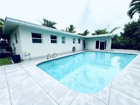 2075 S Hibiscus Drive North Miami FL 33181