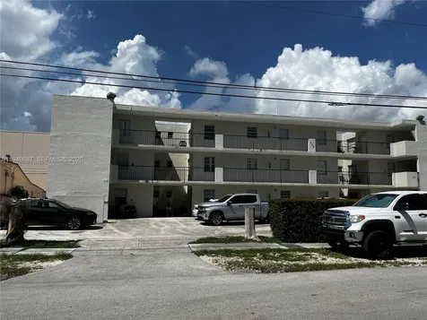 928 SW 30th Avenue Miami FL 33135