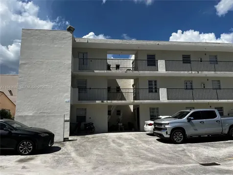 928 SW 30th Avenue Miami FL 33135
