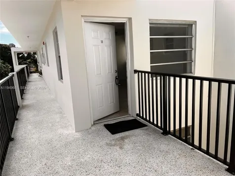 928 SW 30th Avenue Miami FL 33135