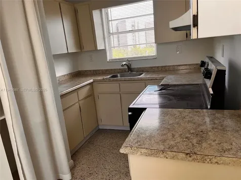 928 SW 30th Avenue Miami FL 33135
