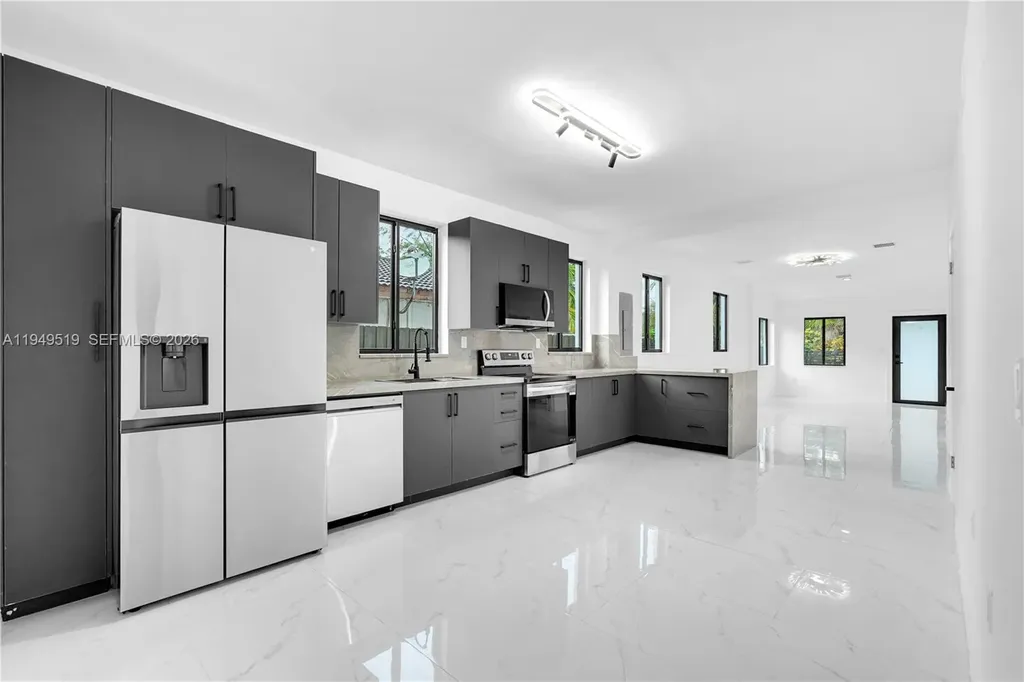 972 SW 44th Avenue Miami FL 33134