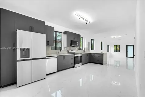 972 SW 44th Avenue Miami FL 33134