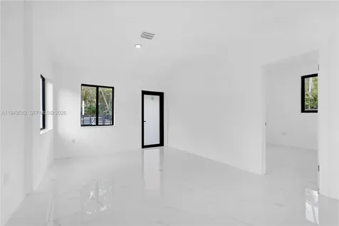 972 SW 44th Avenue Miami FL 33134