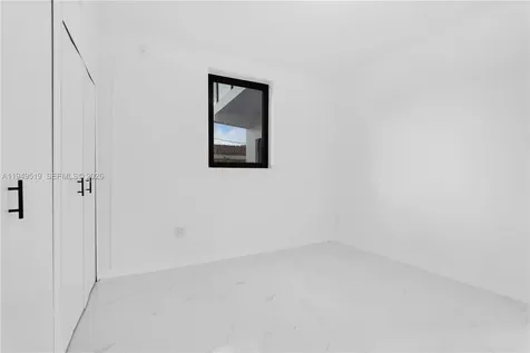 972 SW 44th Avenue Miami FL 33134