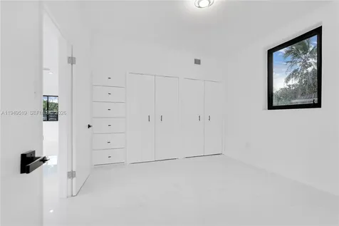 972 SW 44th Avenue Miami FL 33134