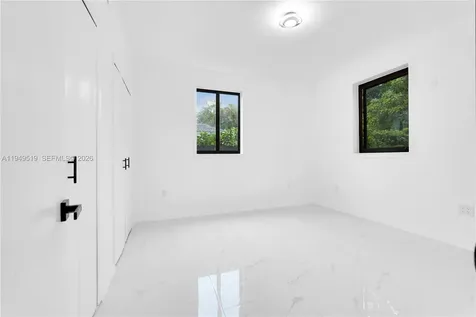 972 SW 44th Avenue Miami FL 33134