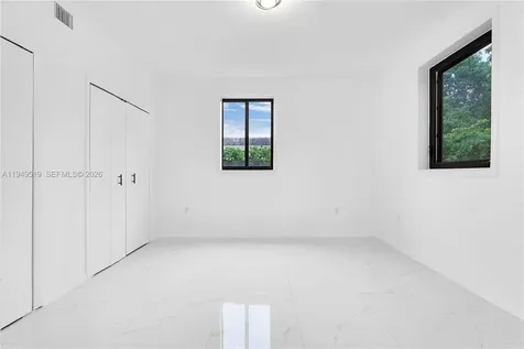 972 SW 44th Avenue Miami FL 33134