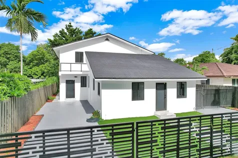 972 SW 44th Avenue Miami FL 33134