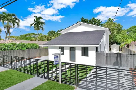 972 SW 44th Avenue Miami FL 33134