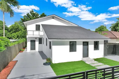 972 SW 44th Avenue Miami FL 33134