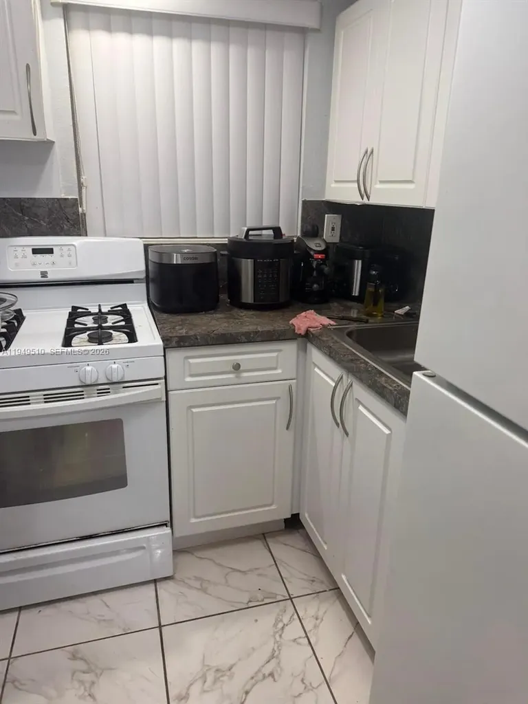350 E 21st Street Hialeah FL 33010