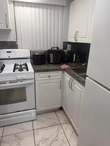 350 E 21st Street Hialeah FL 33010