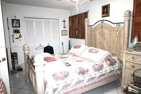 2000 SW 84th Avenue Miami FL 33155