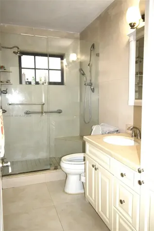 2000 SW 84th Avenue Miami FL 33155