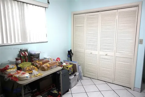 2000 SW 84th Avenue Miami FL 33155