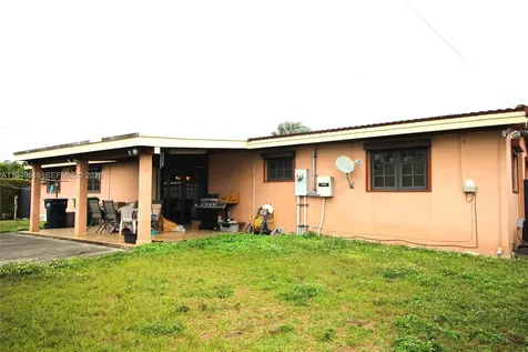 2000 SW 84th Avenue Miami FL 33155
