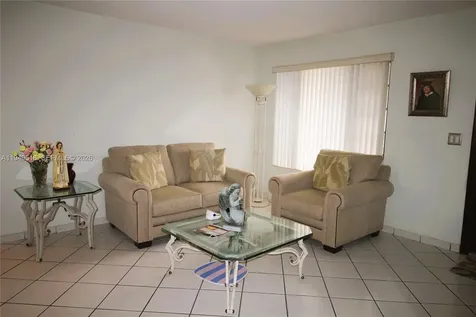 2000 SW 84th Avenue Miami FL 33155