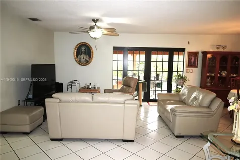 2000 SW 84th Avenue Miami FL 33155