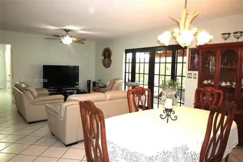 2000 SW 84th Avenue Miami FL 33155