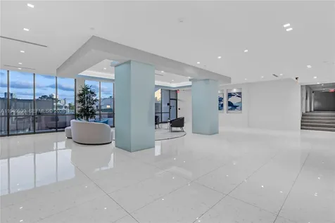 20301 W Country Club Drive Aventura FL 33180