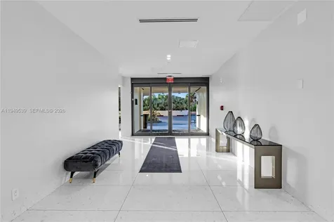 20301 W Country Club Drive Aventura FL 33180