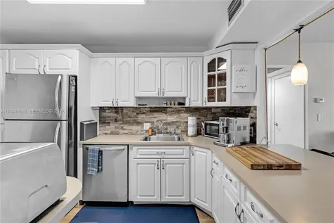 20301 W Country Club Drive Aventura FL 33180