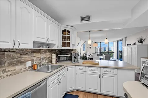 20301 W Country Club Drive Aventura FL 33180