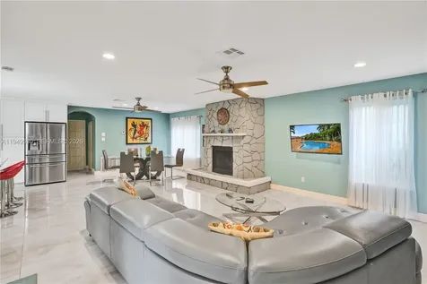 11201 NW 4th Court Plantation FL 33325