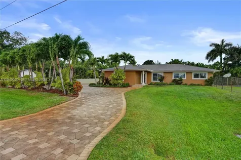 11201 NW 4th Court Plantation FL 33325