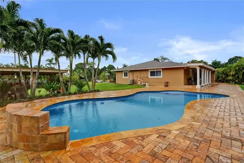 11201 NW 4th Court Plantation FL 33325