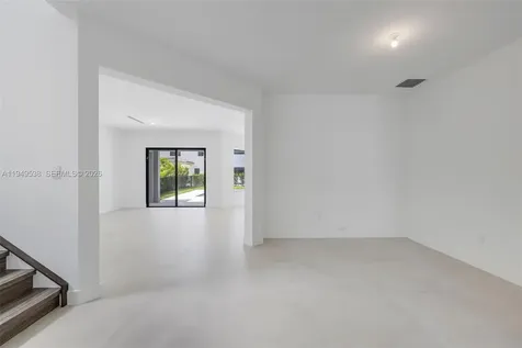 19670 NE 14th Court Miami FL 33179