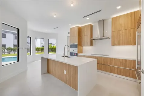 19670 NE 14th Court Miami FL 33179
