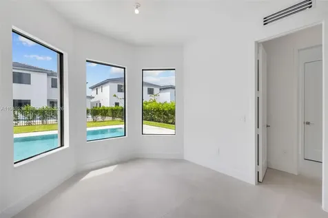 19670 NE 14th Court Miami FL 33179