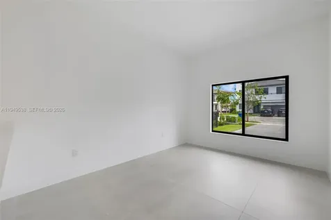 19670 NE 14th Court Miami FL 33179