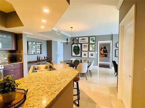 20000 E Country Club Drive Aventura FL 33180