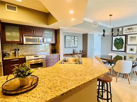 20000 E Country Club Drive Aventura FL 33180