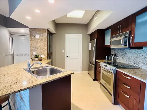 20000 E Country Club Drive Aventura FL 33180