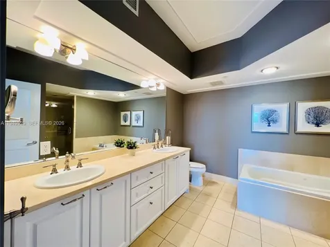 20000 E Country Club Drive Aventura FL 33180