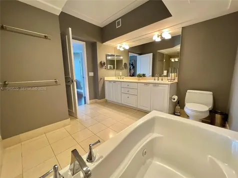 20000 E Country Club Drive Aventura FL 33180