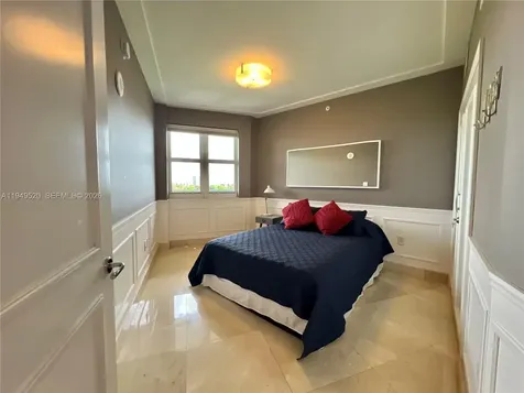 20000 E Country Club Drive Aventura FL 33180