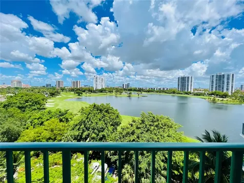 20000 E Country Club Drive Aventura FL 33180