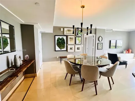 20000 E Country Club Drive Aventura FL 33180