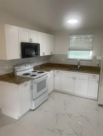 6045 Buchanan Street Hollywood FL 33024