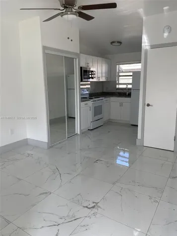 6045 Buchanan Street Hollywood FL 33024